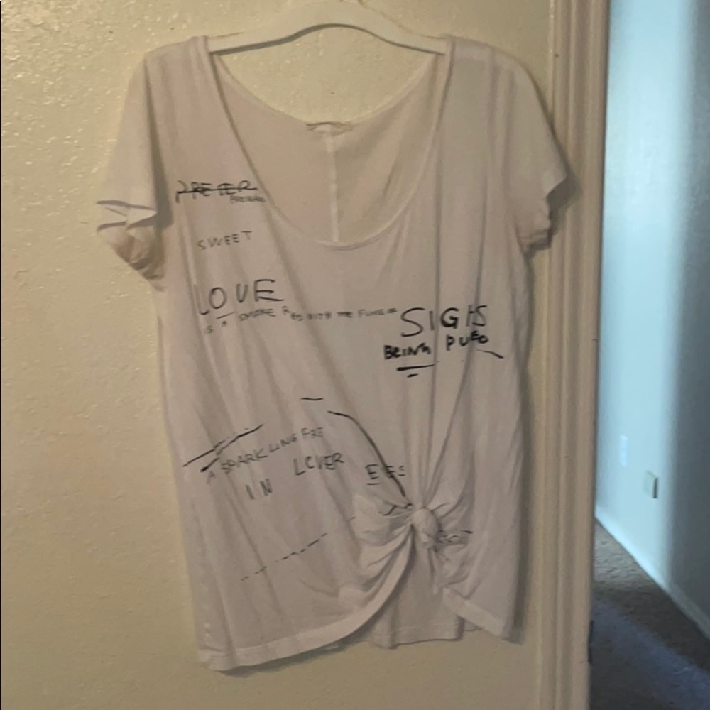 White scoop neck tee